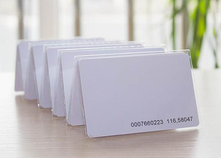 ¿Qué son las tarjetas RFID impresas personalizadas y el pago sin efectivo RFID?